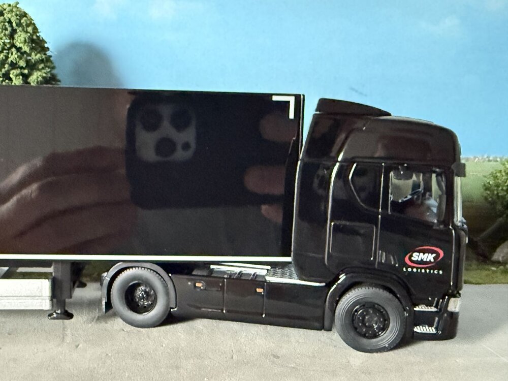 Cavallino Cavallino Scania R Highline 4x2 met 3-as kasten oplegger SMK LOGISTICS