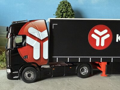 Cavallino Cavallino Scania S Highline 4x2 met 3-as schuifzeilenoplegger KOOLTRANS