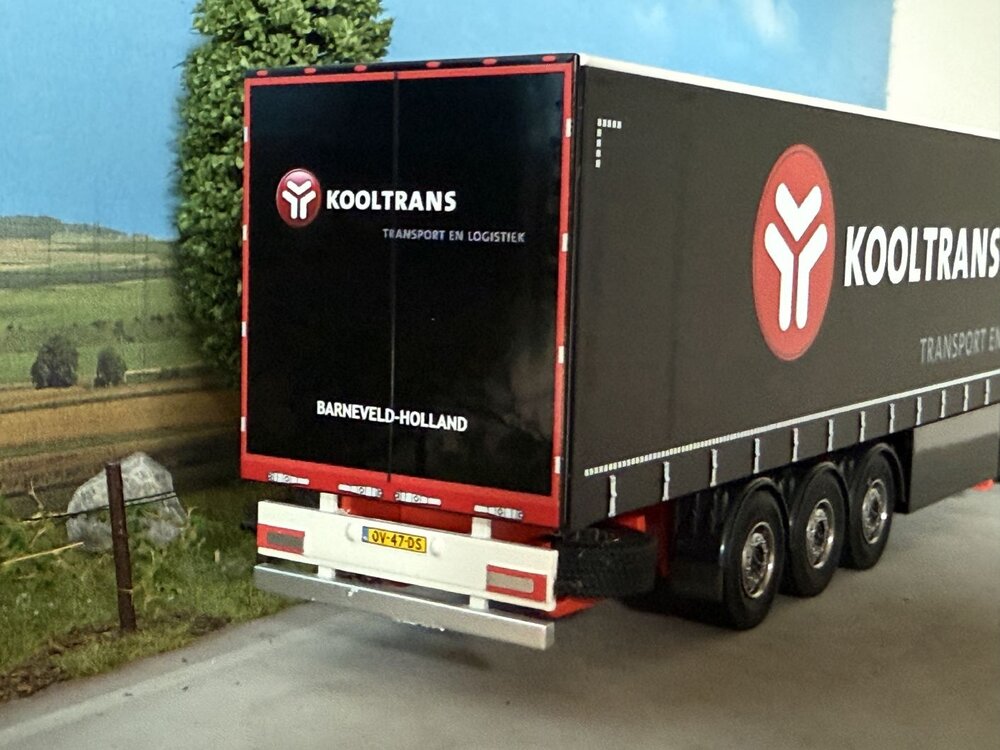 Cavallino Cavallino Scania S Highline 4x2 met 3-as schuifzeilenoplegger KOOLTRANS