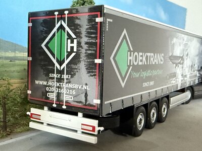 Cavallino Cavallino Volvo FH5 with 3-axle curtainside trailer HOEKTRANS