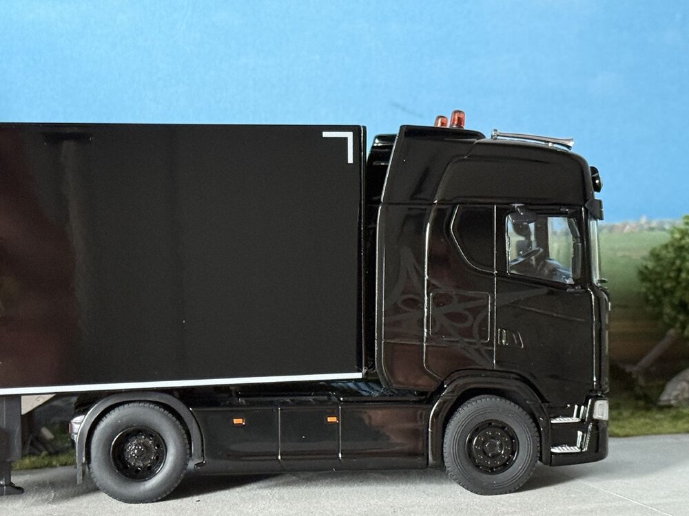Cavallino Cavallino Scania S Highline 4x2 with 3-axle closed box trailer SNELTRANSPORT PATER EDE BV
