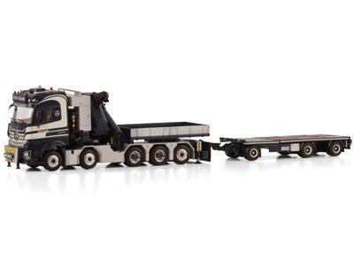 WSI WSI Mercedes- Benz Arocs MP5 big space 10x4 +3-assige flatbed drawbar trailer met palfinger + ballast box + hitch ARJEN KANDT