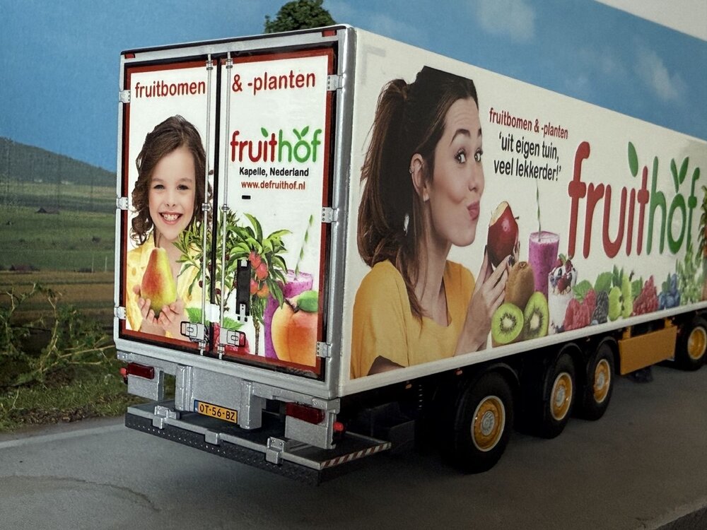 WSI WSI DAF XG+ 4x2 midlift with 3-axle tridec reefer trailer TRANSPORTBEDRRIJF TRAVEO