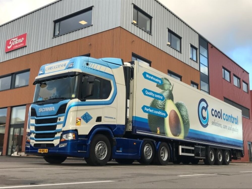 Tekno Tekno Scania Next Gen R-serie Highline 6x2 with 3-axle reefer trailer C. Vreugdenhil - Cool Control - Copy