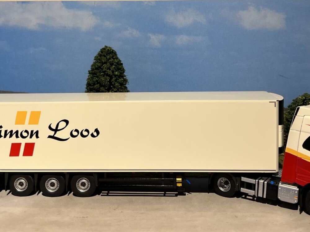Tekno Tekno Volvo FH05 Globetrotter met 3-assige (zamac) koeloplegger SIMON LOOS