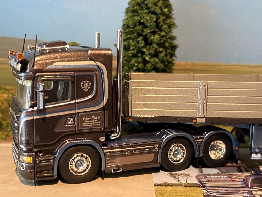 Tekno Tekno Scania R Highline 6x2 with 3-axle brick trailer EDWIN SALARI