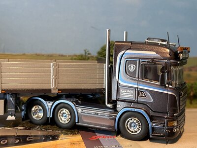Tekno Tekno Scania R Highline 6x2 met 3-assige stenenoplegger EDWIN SALARI
