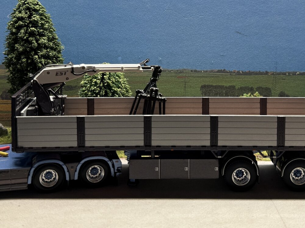 WSI WSI Volvo FH4 Glob. 6x2 met 3-as stenenoplegger EDWIN SALARI