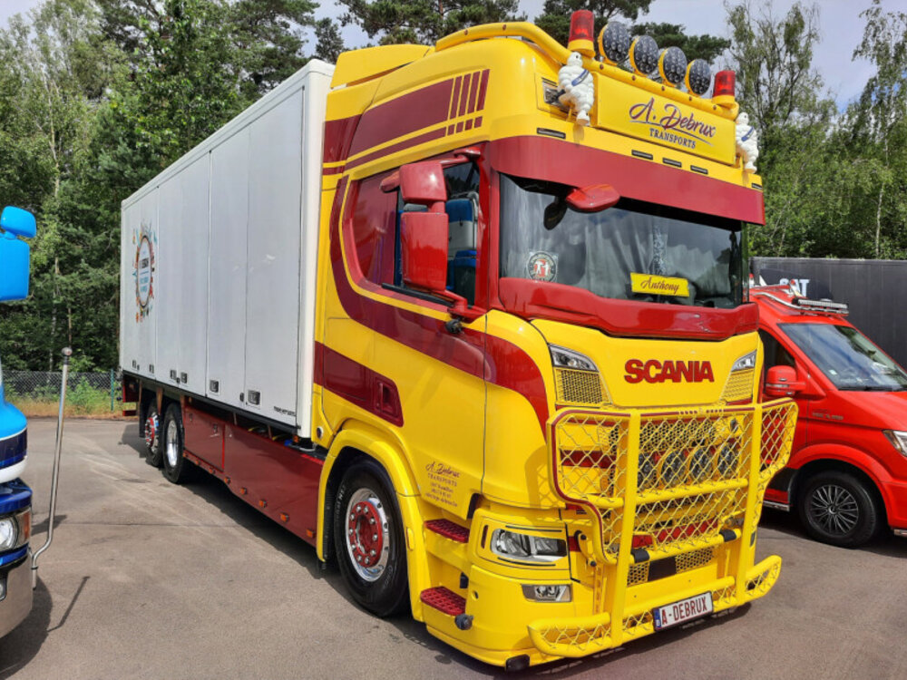 WSI WSI  Scania R Highline riged box truck 6x2 A. DEBRUX