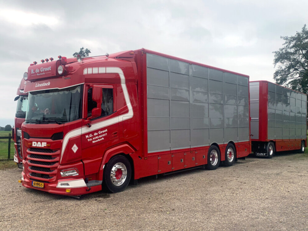 WSI WSI DAF XF SH 6x2 rigid truck drawbar with resin body - 5 axle N.G. DE GROOT