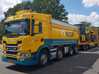 WSI WSI Scania G Normal tipper truck 8x2 + 4-axle drawbar lowloader trailer NTP