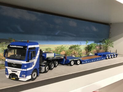 WSI WSI MAN TGX XXL 8x4 met euro lowloader + interdolly VAN SANTEN
