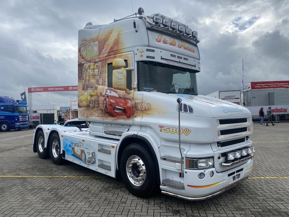 Tekno Tekno Scania T580 Torpedo Topline 6x4 J&D PIERCE "Cars"