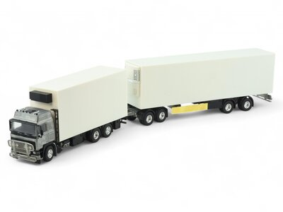 Tekno Tekno Volvo F Globetrotter Swedish Combination kit