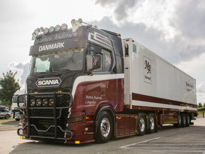 Tekno Tekno Scania Next Gen S-serie Highline with 3-axle reefer trailer MORTEN ANDERSEN