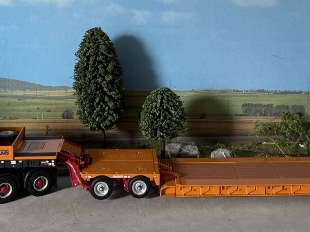 WSI WSI MAN TGX XXL 8x4 met euro lowloader + interdolly BAUTRANS