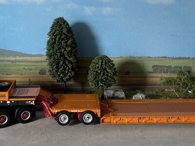 WSI WSI MAN TGX XXL 8x4 met euro lowloader + interdolly BAUTRANS