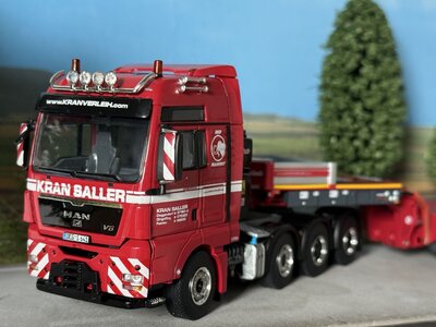 WSI WSI MAN TGX XXL 8x4 met euro lowloader + interdolly KRAN SALLER