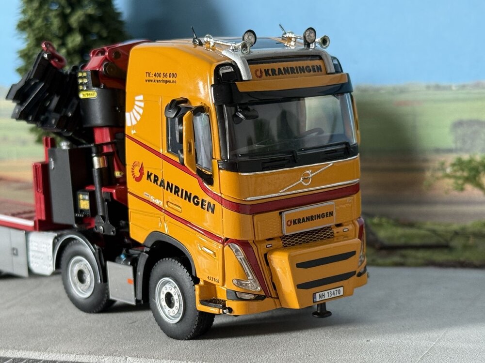 WSI WSI Volvo FH5 Globetrotter XL 8x2 + palfinger PK 780002-SH + jib KRANRINGEN - Copy