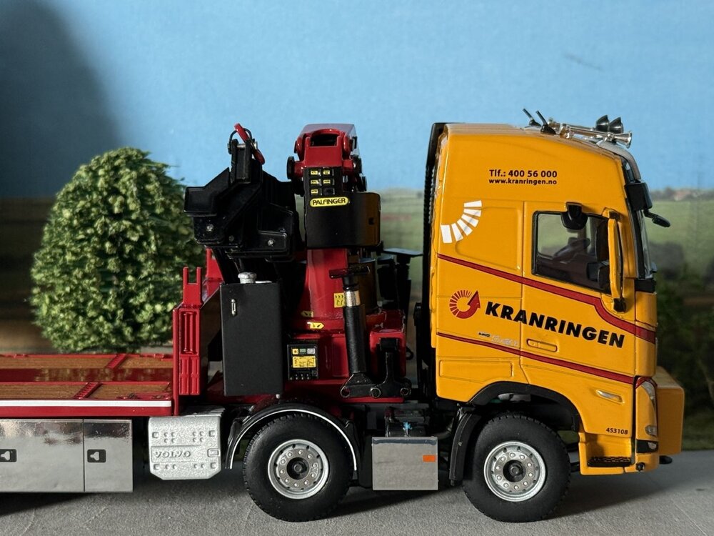 WSI WSI Volvo FH5 Globetrotter XL 8x2 + palfinger PK 780002-SH + jib KRANRINGEN - Copy