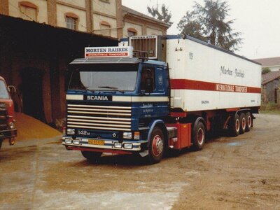 Tekno Tekno Scania 142 4x2 met 3-assige klassieke koeloplegger MORTEN RAHBEK