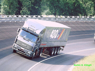 Tekno Tekno Iveco Turbostar Demo 480PK with 3-axle curtainside trailer