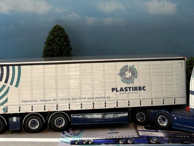 Tekno Tekno Scania NGS 6x4 with 3-axle curtainside trailer PLASTIREC