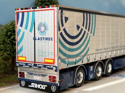 Tekno Tekno Scania NGS 6x4 met 3-as schuifzeilen oplegger PLASTIREC