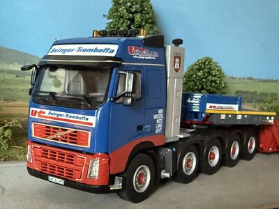 WSI WSI Volvo FH Glob. 10x4 with euro lowloader + interdolly USINGER+TROMBETTA