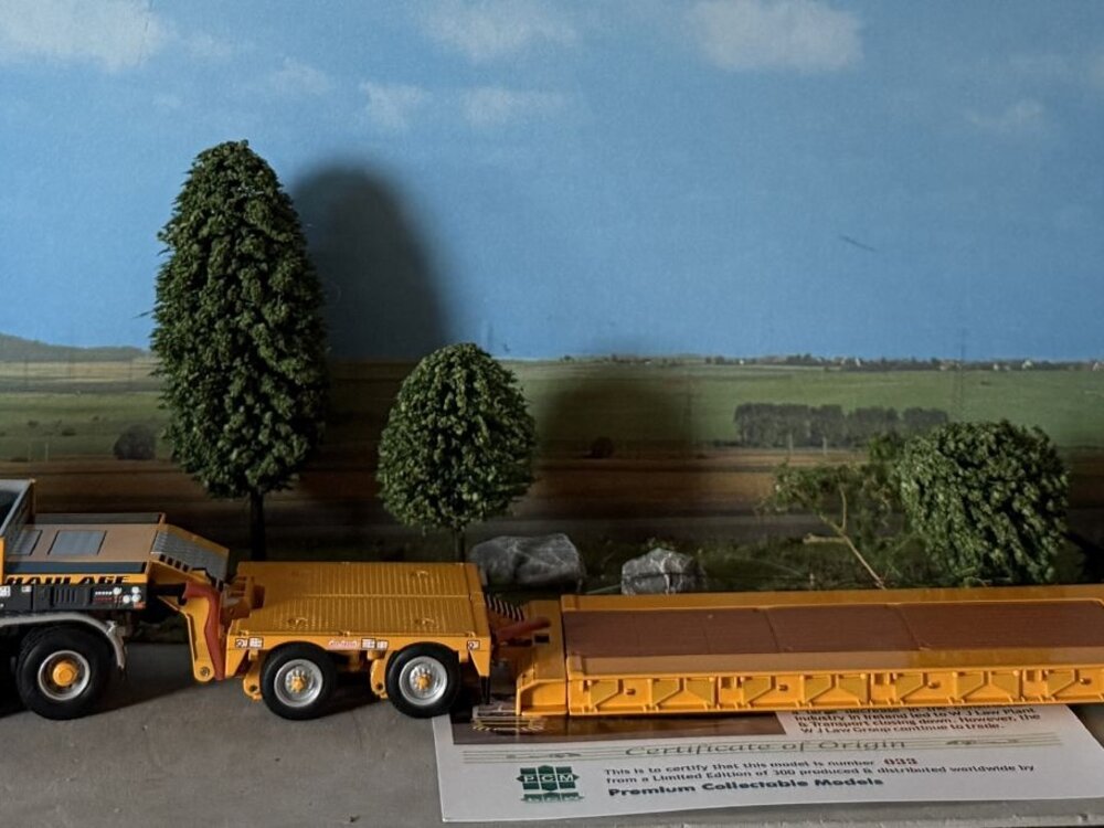 WSI WSI Volvo FH Glob. 8x4 with euro lowloader + interdolly W.J.LAW