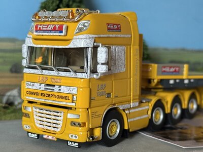 WSI WSI DAF 105XF Super Space Cab 8x4 + 4-axle Nooteboom euro lowloader L&P TRANS