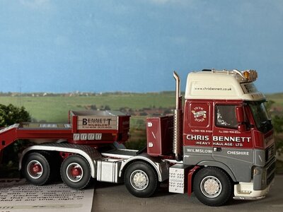 WSI WSI Volvo FH Glob. XL 8x4 with euro lowloader + interdolly CHRIS BENNETT