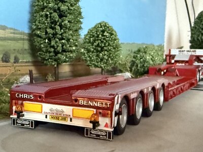 WSI WSI Volvo FH Glob. XL 8x4 with euro lowloader + interdolly CHRIS BENNETT