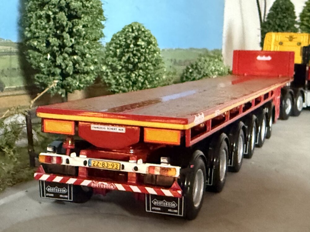 WSI WSI DAF 105XF Super Space Cab 8x4 + 6-axle ballast trailer VAN MARWIJK