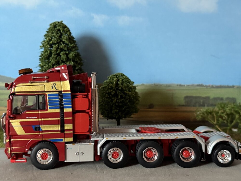 WSI WSI MAN TGA XXL 8X4 + addon axle ROYAL TRANSPORT