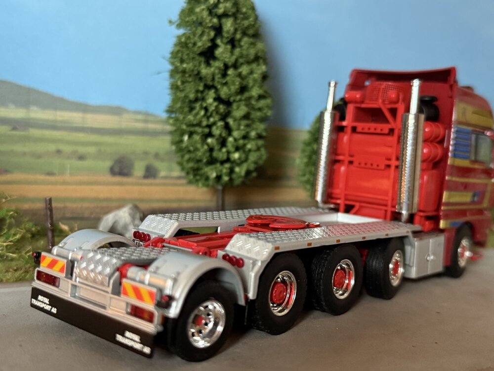 WSI WSI MAN TGA XXL 8X4 + aanhaak as ROYAL TRANSPORT