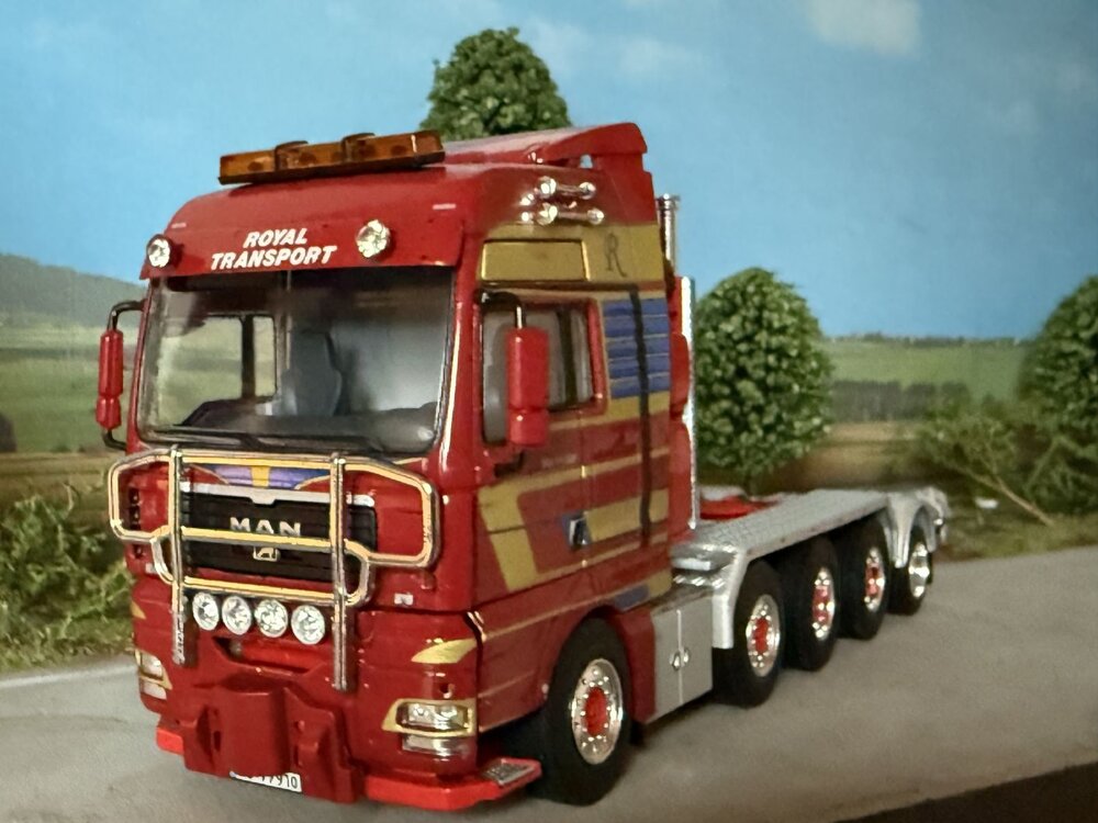 WSI WSI MAN TGA XXL 8X4 + aanhaak as ROYAL TRANSPORT