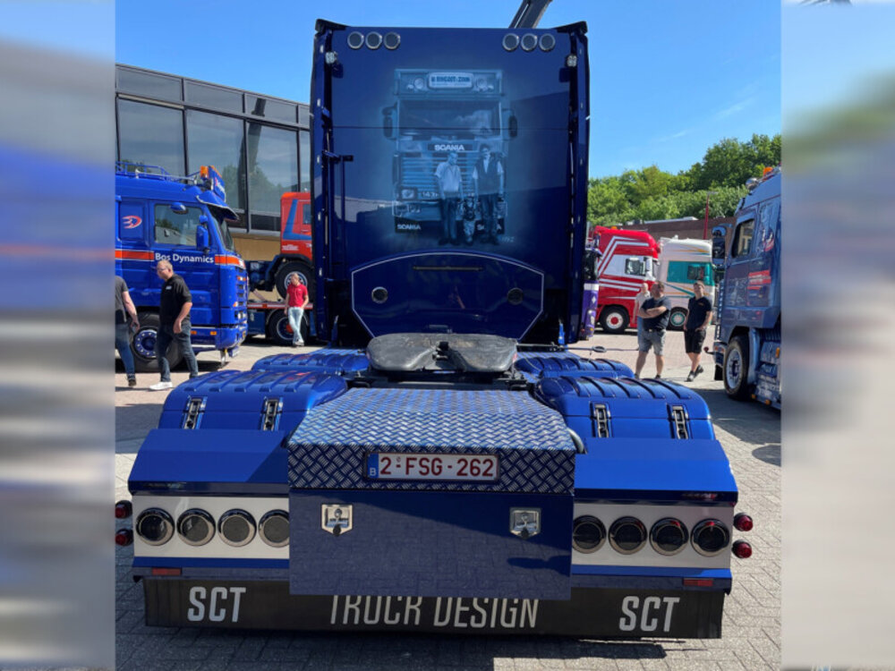 WSI WSI Scania S Highline 6x2 met 3-as schuifzeilen oplegger RINGOOT LUC