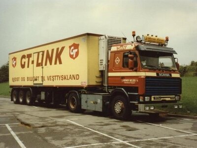 Tekno Tekno Scania 3-serie with 3-axle classic reefer trailer WERNER NIELSEN