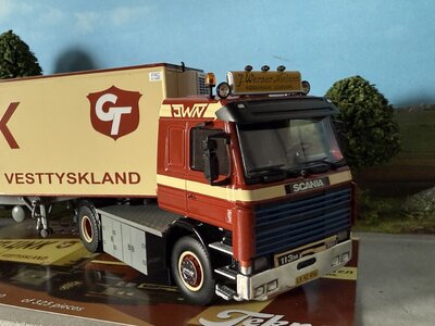 Tekno Tekno Scania 3-serie met 3-assige klassieke koeloplegger WERNER NIELSEN
