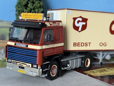 Tekno Tekno Scania 3-serie met 3-assige klassieke koeloplegger WERNER NIELSEN