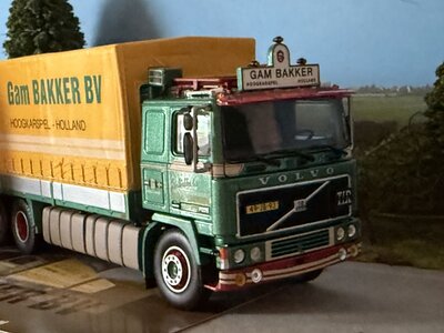 Tekno Tekno Volvo F12 6x2 motorwagen met 2-assige huifaanhanger GAM BAKKER