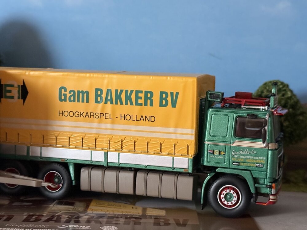 Tekno Tekno Volvo F12 6x2 motorwagen met 2-assige huifaanhanger GAM BAKKER