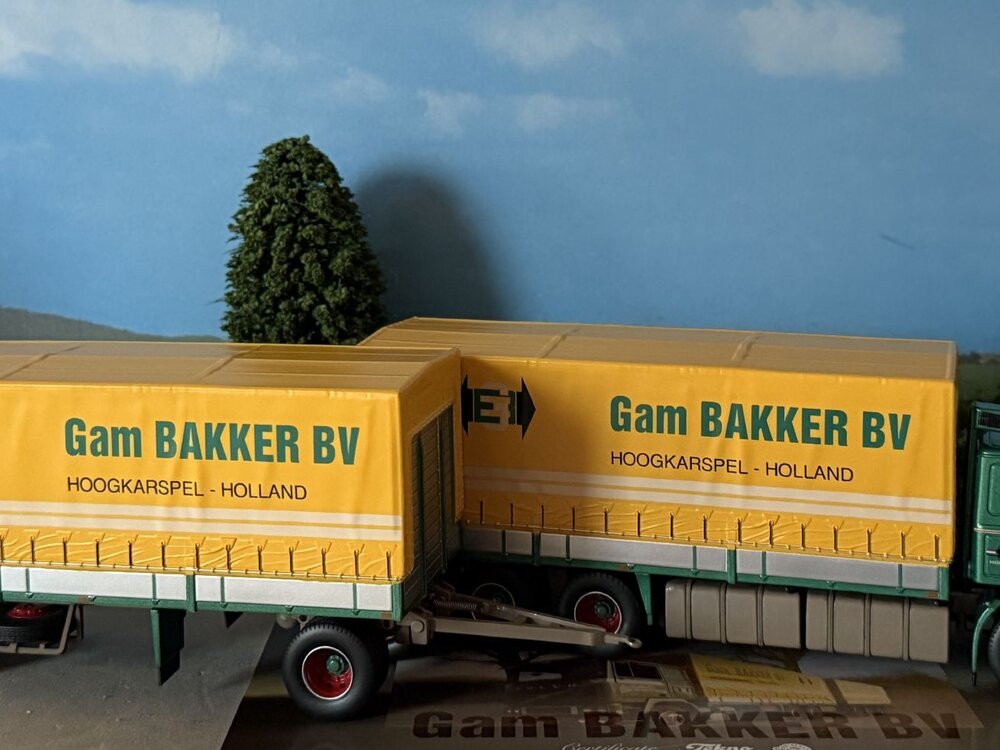 Tekno Tekno Volvo F12 6x2 rigid truck with 2-axle trailer GAM BAKKER