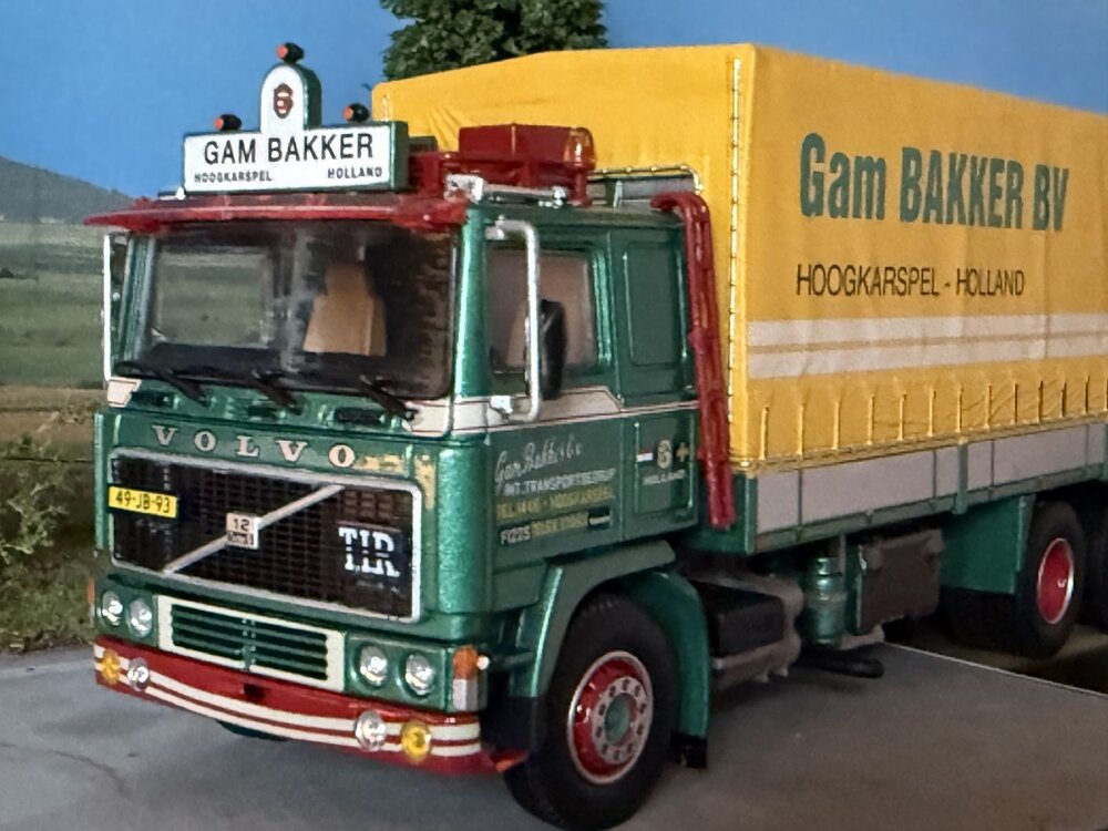 Tekno Tekno Volvo F12 6x2 rigid truck with 2-axle trailer GAM BAKKER