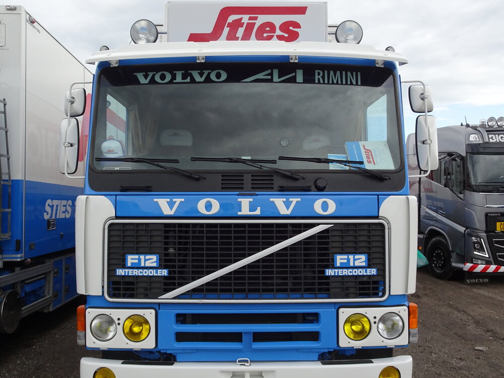 Tekno Tekno Volvo F12 riged truck combi STIES FRIONOR