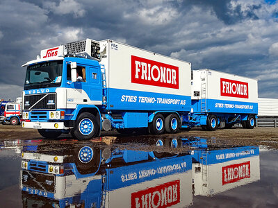 Tekno Tekno Volvo F12 riged truck combi STIES FRIONOR