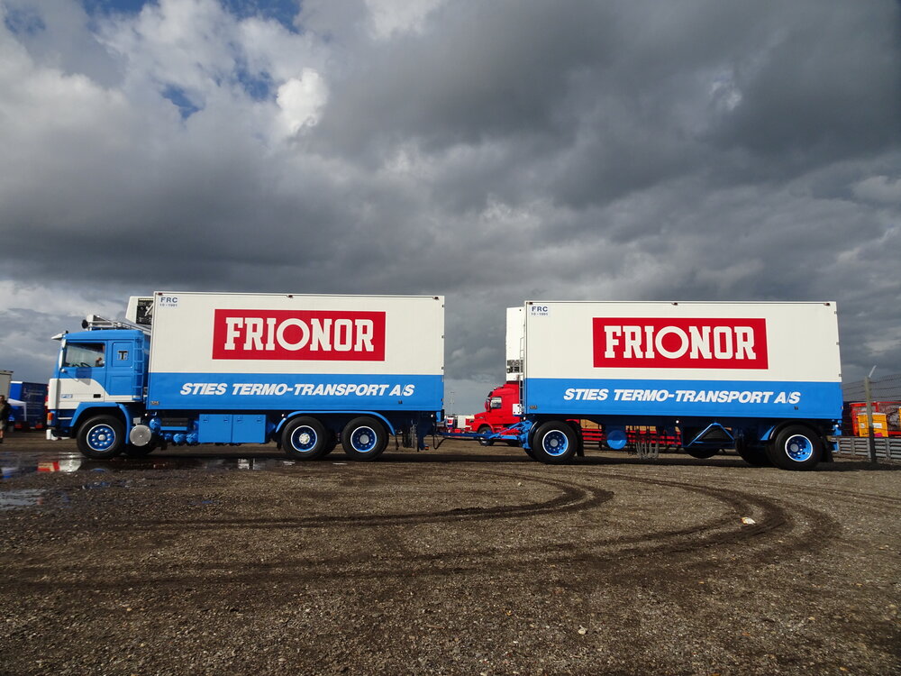 Tekno Tekno Volvo F12 riged truck combi STIES FRIONOR