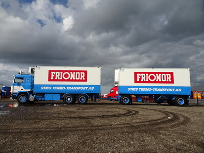 Tekno Tekno Volvo F12 riged truck combi STIES FRIONOR