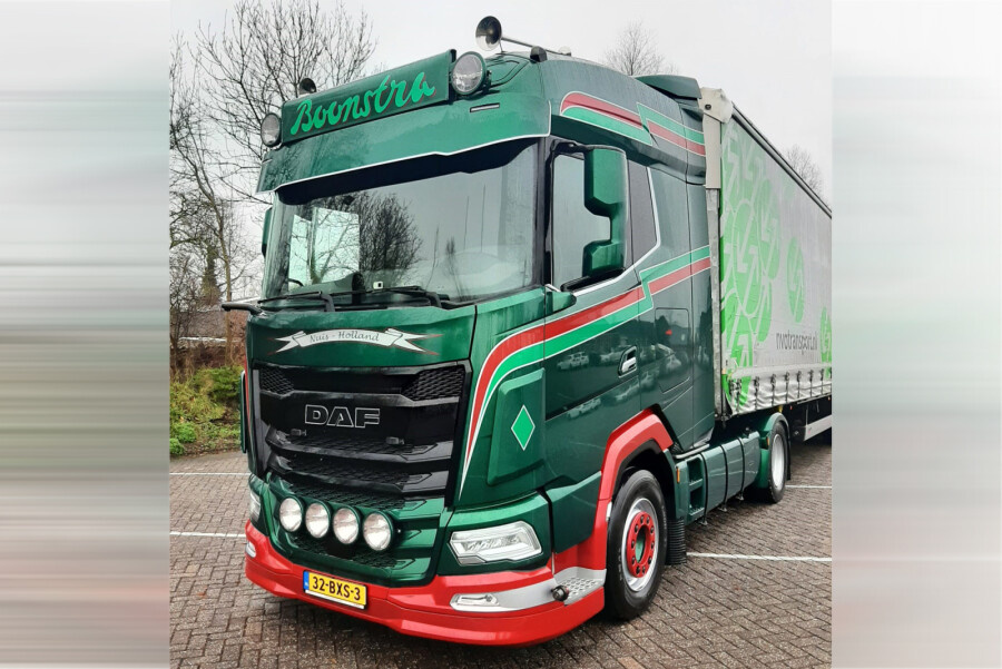 WSI DAF XG 4x2 with 3-axle curtainside trailer BOONSTRA NUIS